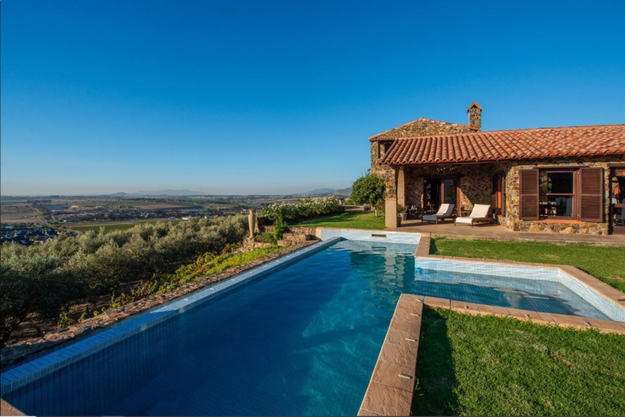 6 Bedroom Property for Sale in Devonvallei Western Cape